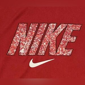NEW NIKE BOYS XL T SHIRT DRI FIT SHIRT NIKE WORDMARK SPLATTER & SWOOSH RED